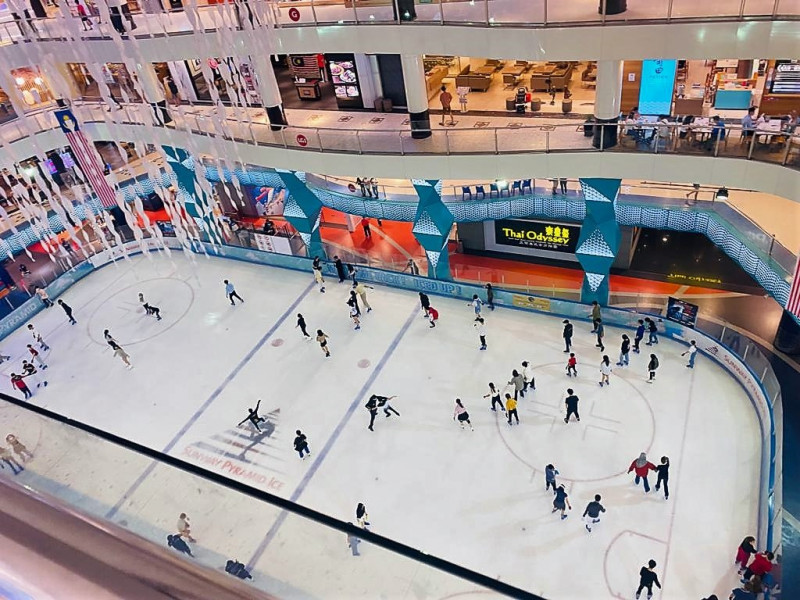 Kuala Lumpur Sunway Pyramid Ice Skating Experience Travelog
